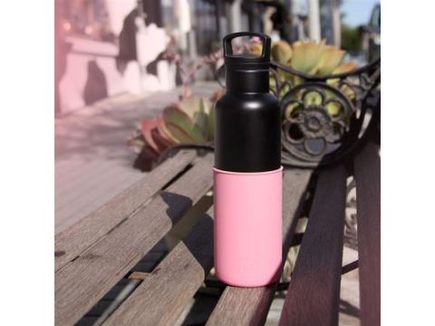 【美國HYDY】時尚保溫水瓶-黑瓶+玫瑰粉矽膠套 590ML
