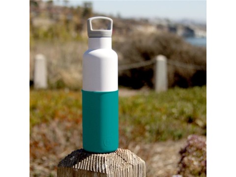 【美國HYDY】時尚保溫水瓶-白瓶+深青矽膠套 590ML