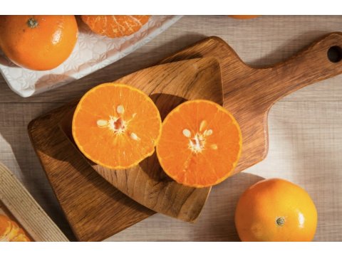 【橘二代 - 優質5斤裝茂谷柑(紙製提盒)】草生栽培的優質橘子，逢年過節送禮首選！