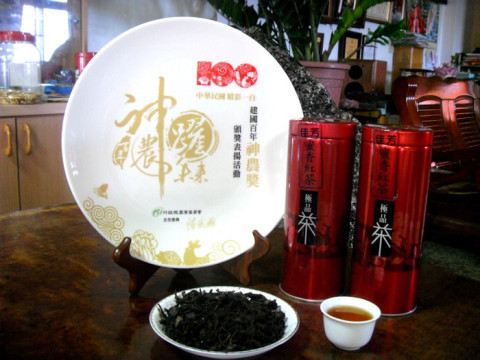 【特選紅烏龍茶X1+頂級有機蜜香紅茶X2】國家最高榮譽神農獎的肯定!